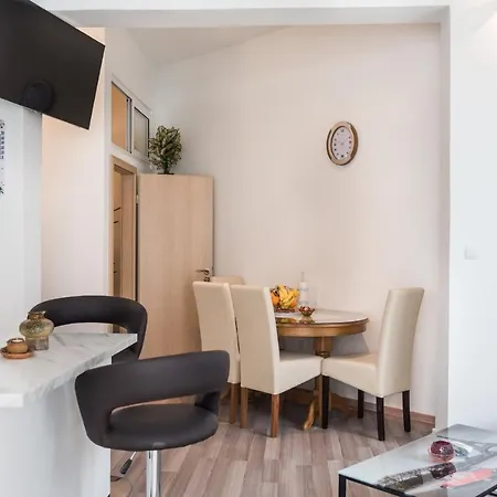 Apartmán Comfortable Classy Apartment Close To Znjan Beach