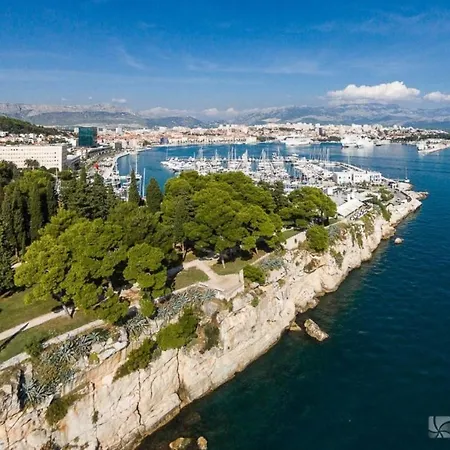 Comfortable Classy Apartment Close To Znjan Beach Split