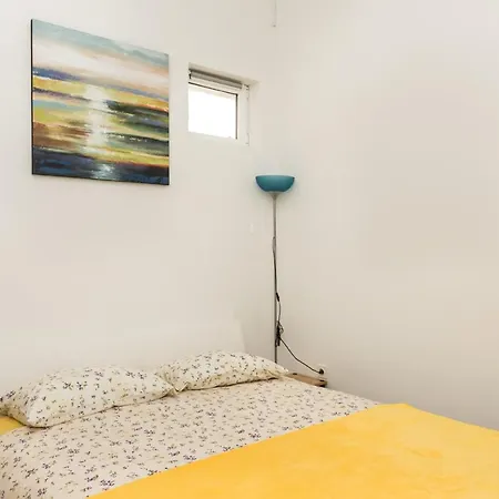 Apartmán Comfortable Classy Apartment Close To Znjan Beach